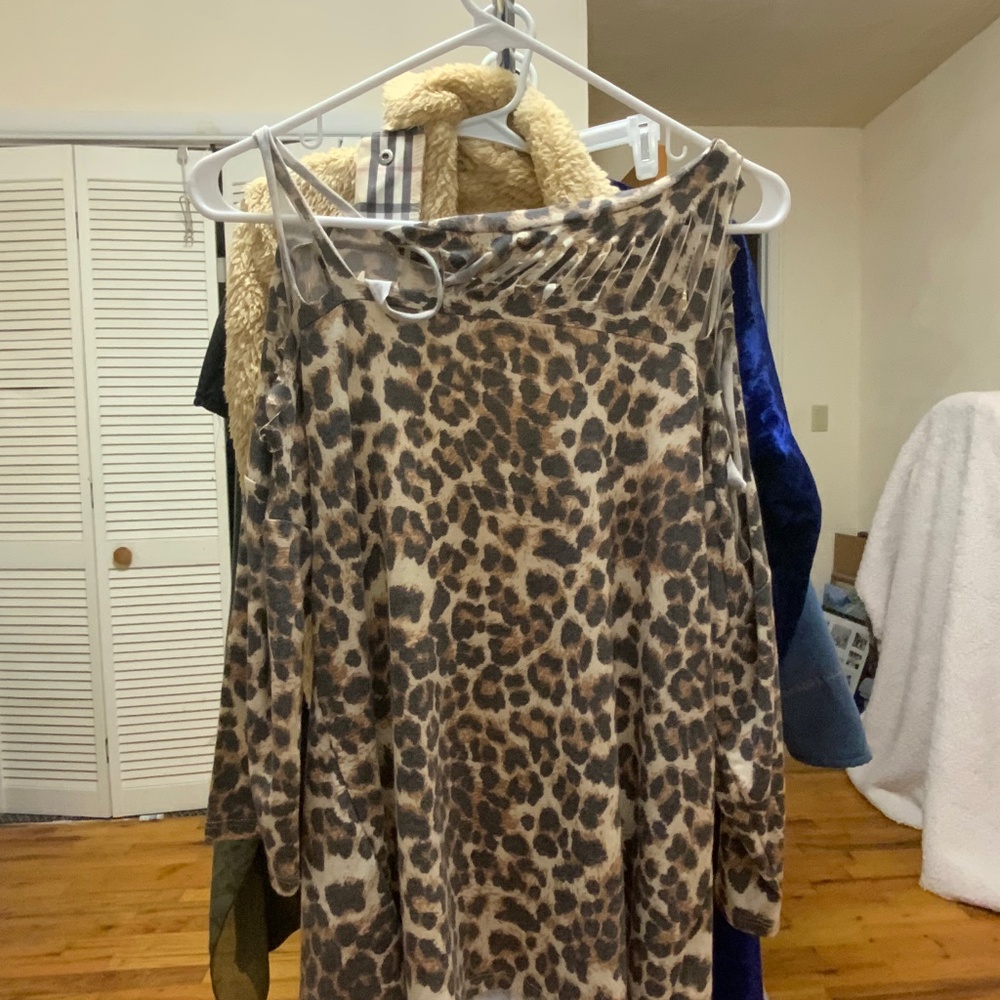 Leopard print top